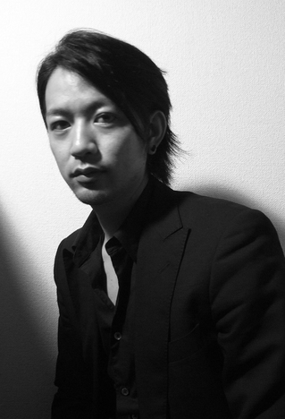 SHIFT | PEOPLE | YASUTOSHI EZUMI